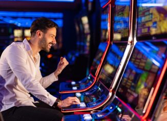 shutterstock 2614037087 326x236 - Uneingeschränktes Casino Vergnügen – Freiheit, Spielspaß und moderne Online Casinos